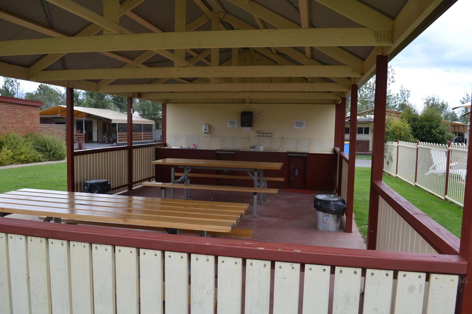Sun Country Lifestyle Park Hotel Mulwala Exterior foto